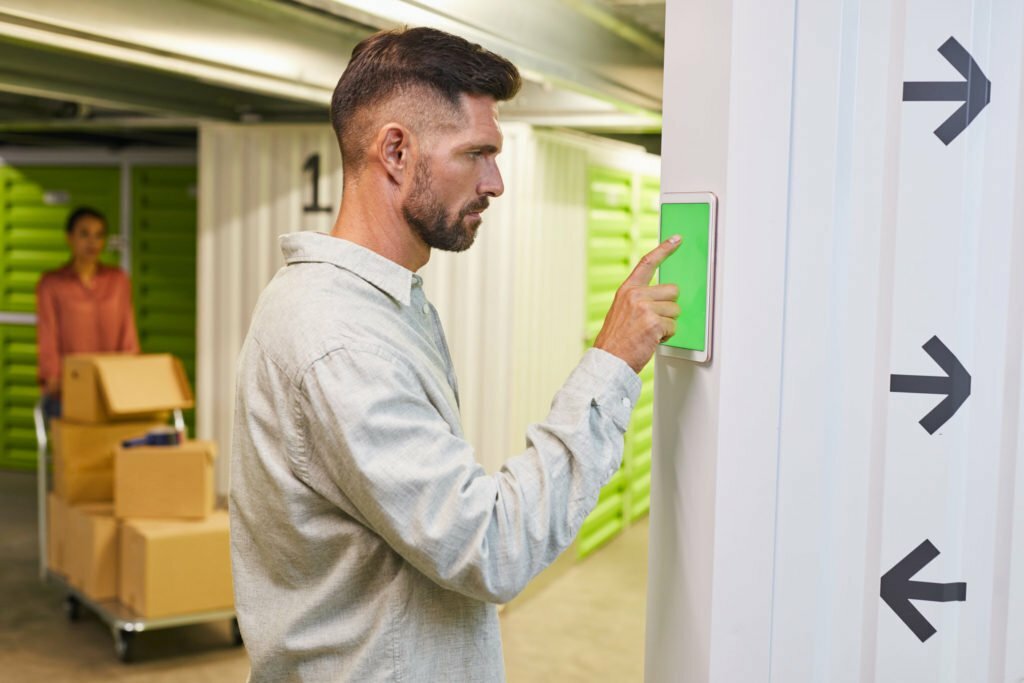 Using Self-Storage Solutions To Help a Hoarding Family Member